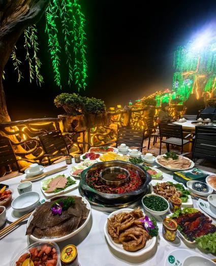 Lẩu Tỳ Bà Viên